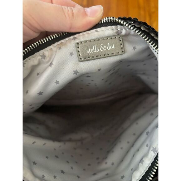 Stella and Dot All Over Reversible Sequin Clutch Zipper Closer - Picture 6 of 7